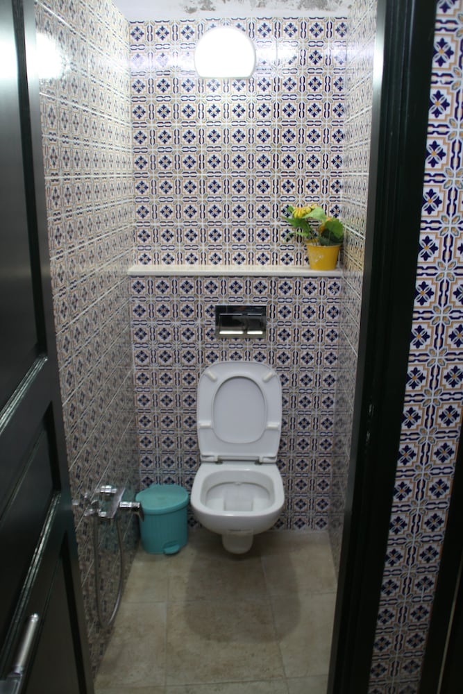 Basic Shared Dormitory, Women only