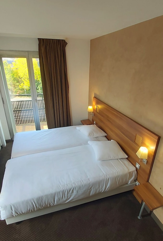 Traditional Twin Room - Photo 3
