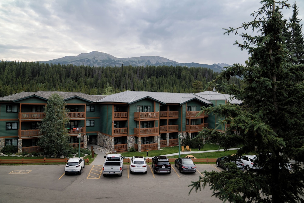 Summit Deluxe Two Queens - Photo 6