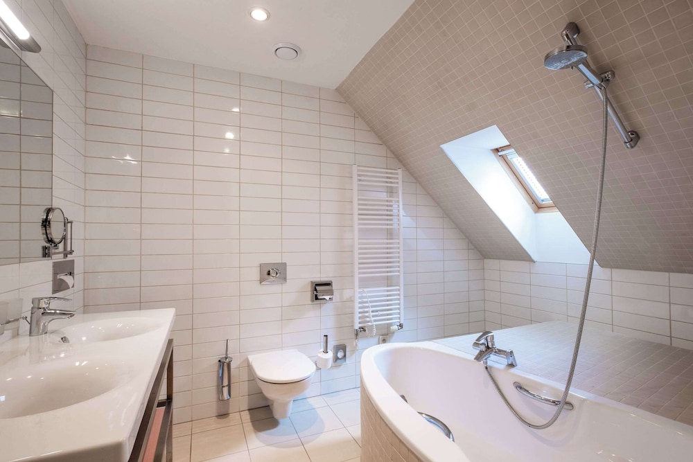 Junior Suite, 1 Double Bed, Non Smoking - Photo 14