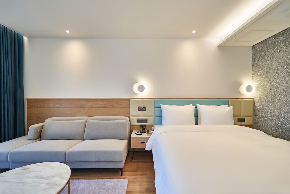 Afterglow Suite - Photo 1