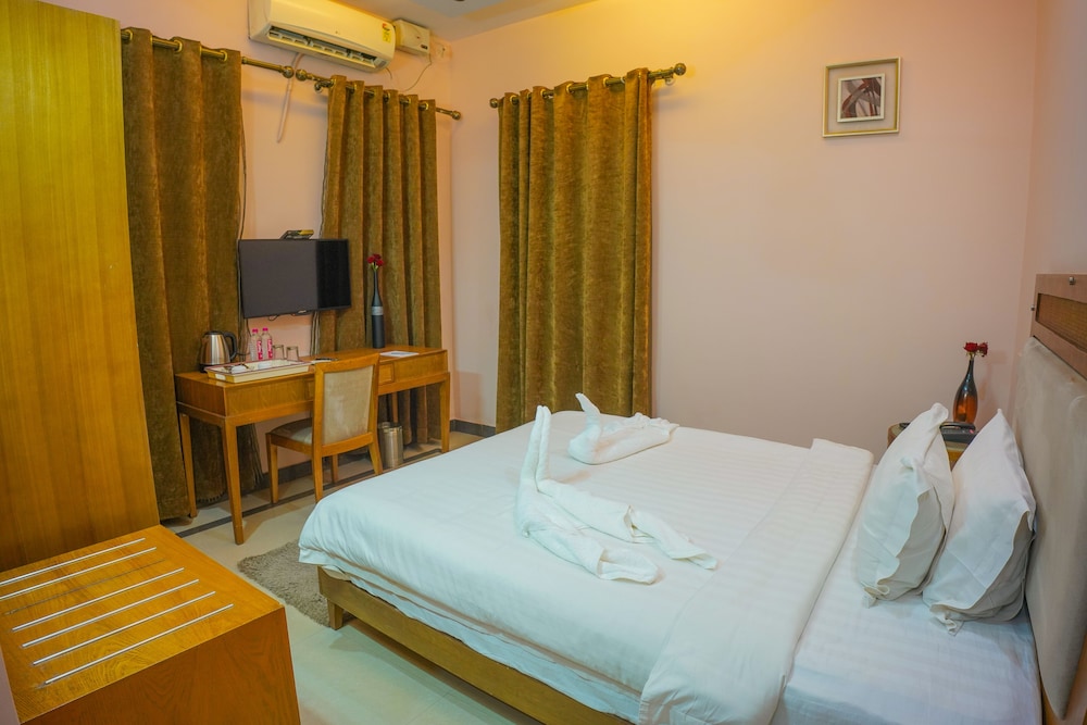 Basic Single Room - Photo 9