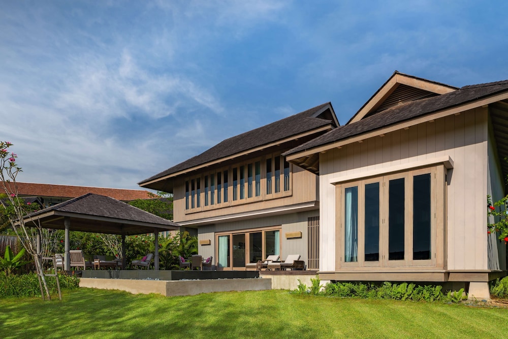 Two Bedroom Lagoon Pool Villa - Photo 4
