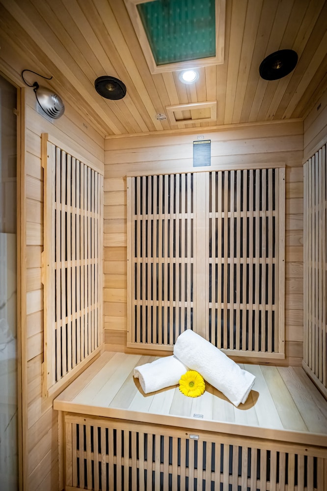 Royal Suite - Photo 10