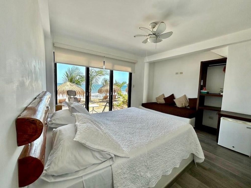 Standard Room, 1 Queen Bed with Sofa bed, Sea View photo 1