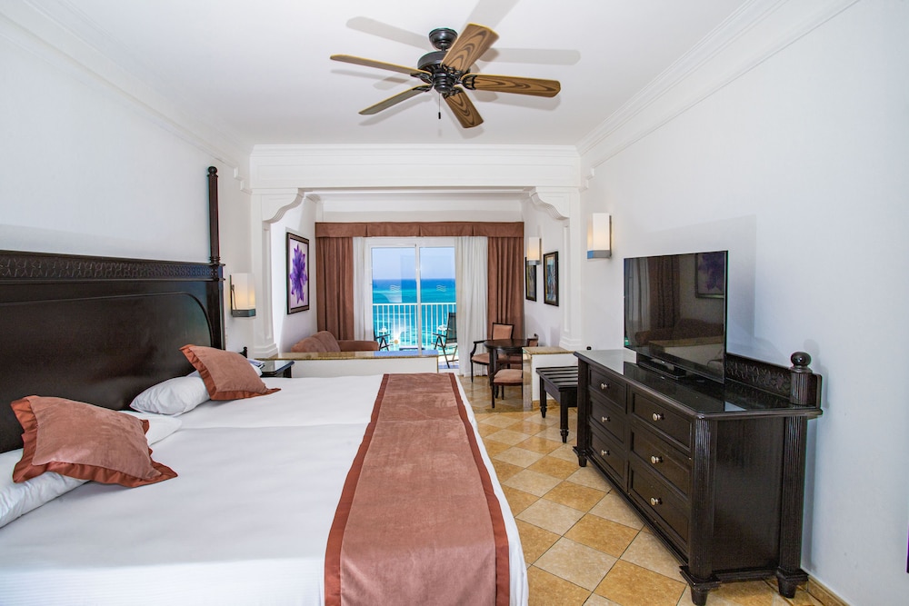 Junior Suite, Oceanfront (l)