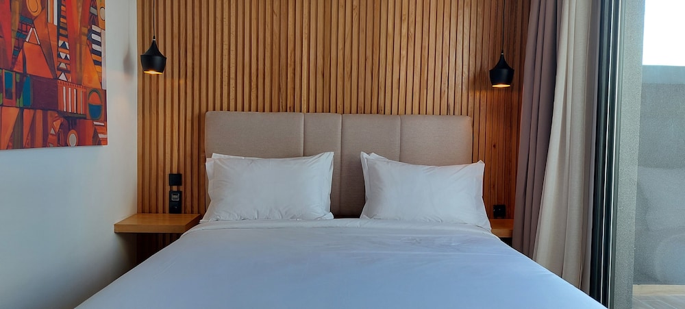 Deluxe Double Room - Photo 11