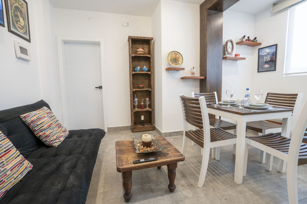 Club Apartment photo 2