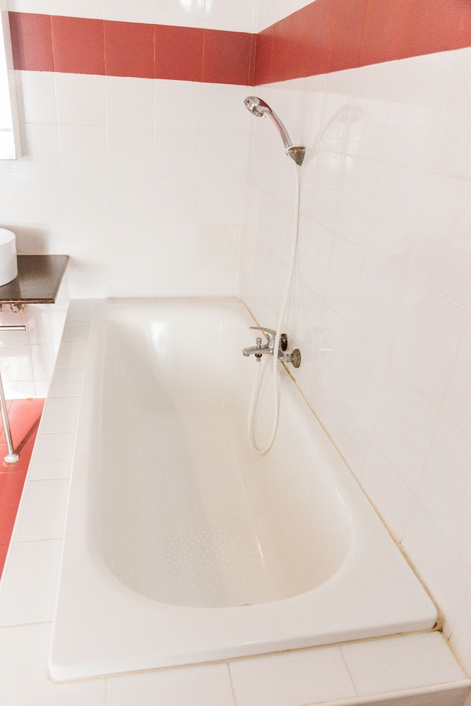 2 BR Suite with Balcony photo 3
