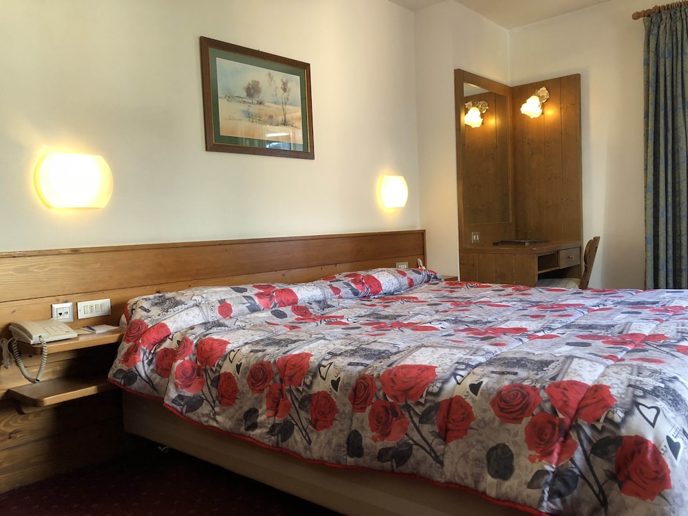 Standard Triple Room, Balcony, Mountain View photo 3