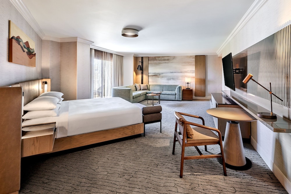 Suite, 1 King Bed with Sofa bed, Balcony - Photo 1