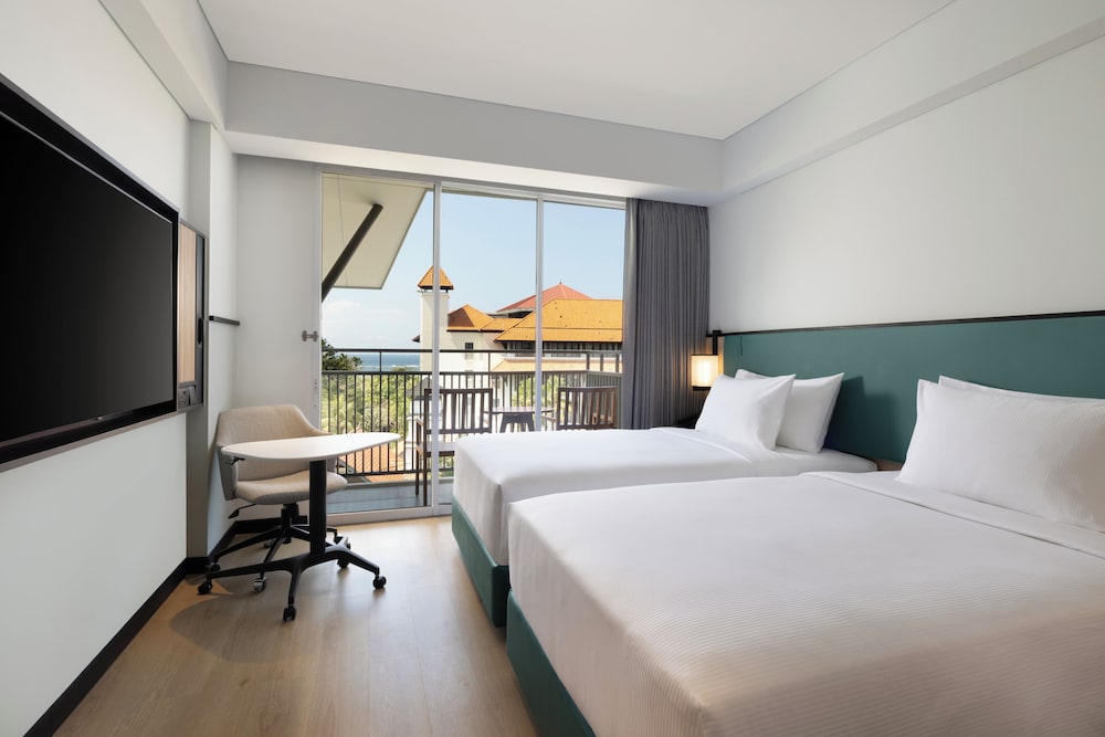 King Guest Room with Balcony photo 1