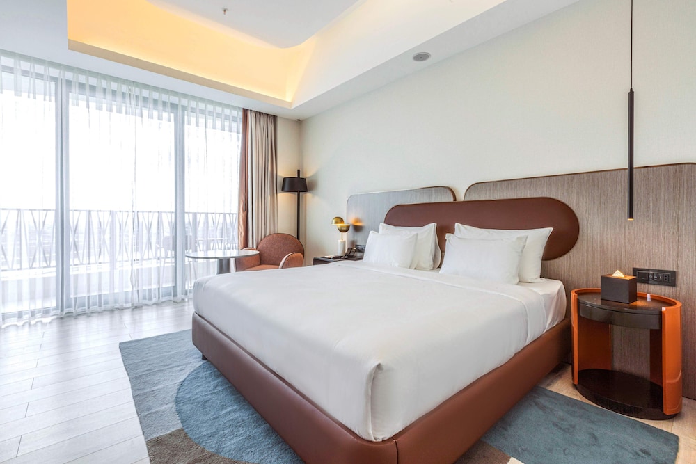 Suite with Balcony, Canal View - Photo 9