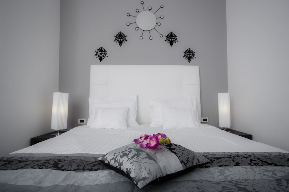 Luxury Suite, Partial Sea View photo 1