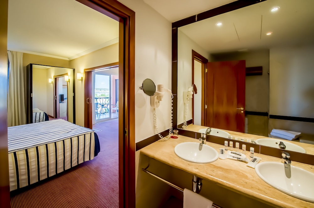 King Suite, Balcony - Photo 2