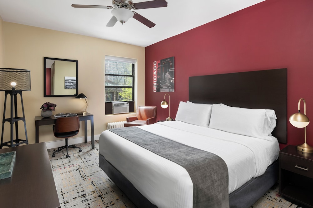 Suite (King) - Photo 1