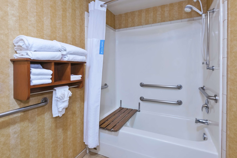 Room, 2 Queen Beds, Accessible, Non Smoking - Photo 4