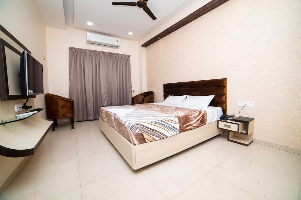 Deluxe Room, Accessible, City View
