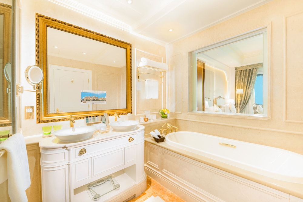 Superior Room Sea View, Balcony — the supplier's photographs — photo 2