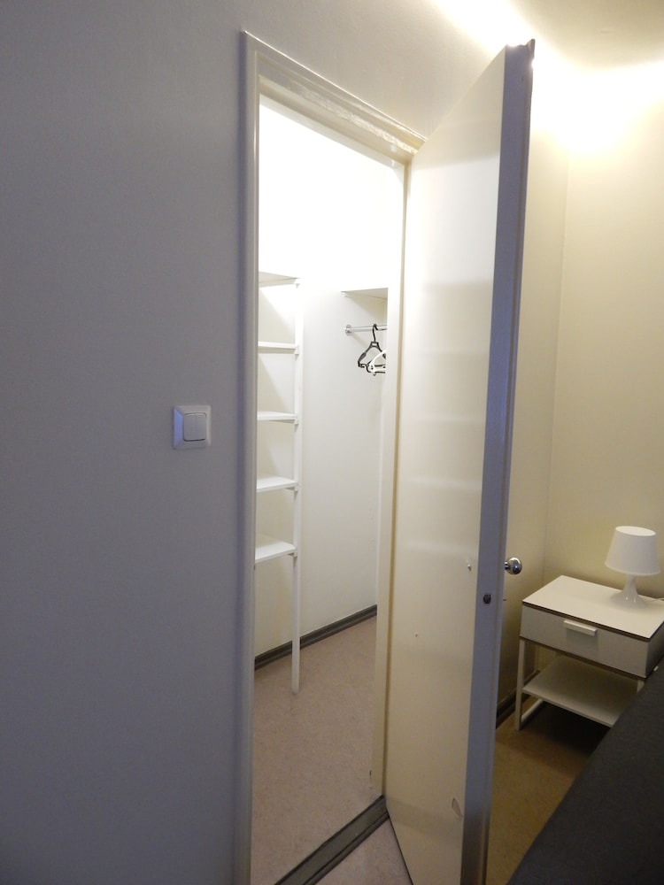 Classic Twin Room, Shared Bathroom photo 2