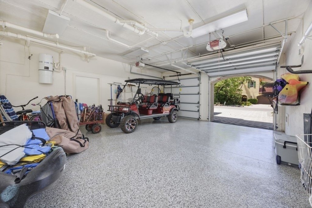 House, Multiple Bedrooms photo 3