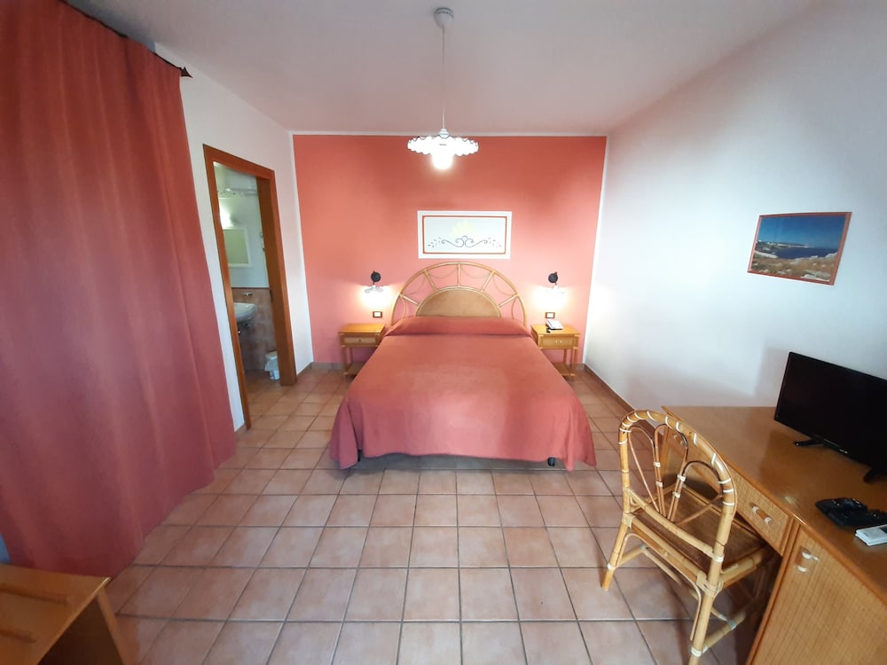 Classic Double Room - Photo 1