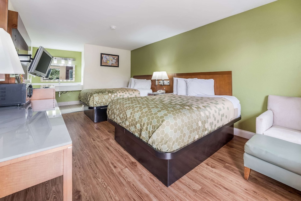 Room, 2 Queen Beds, Non Smoking - Photo 2