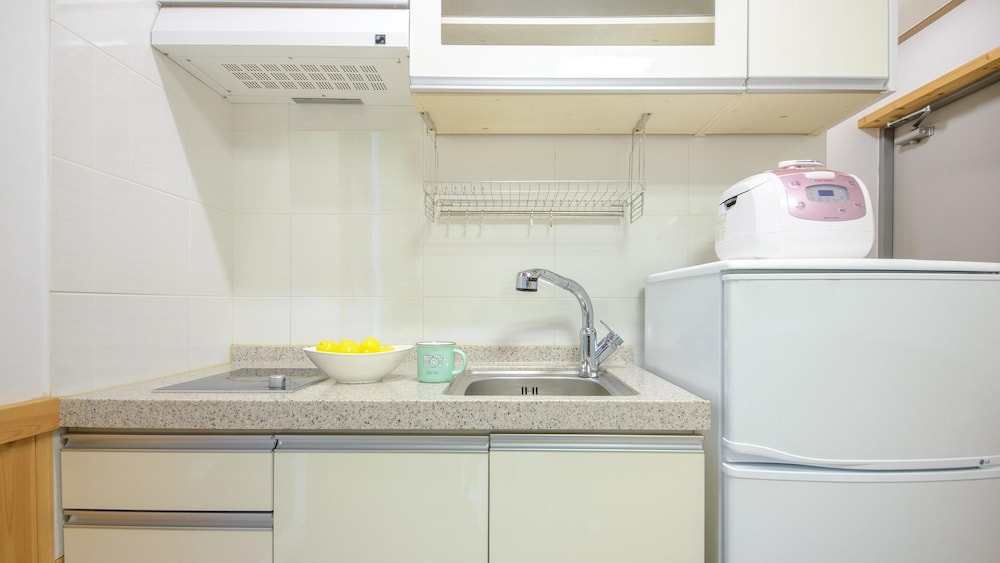 Basic Room, 1 Bedroom (B206) - Photo 5
