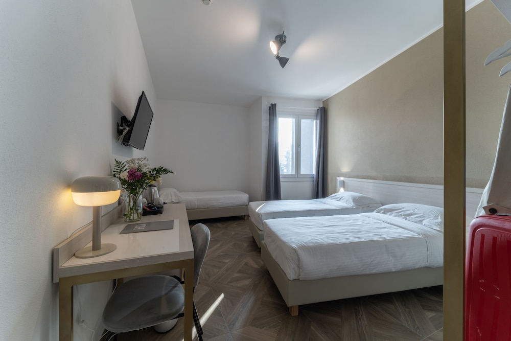 Standard Triple Room - Photo 1