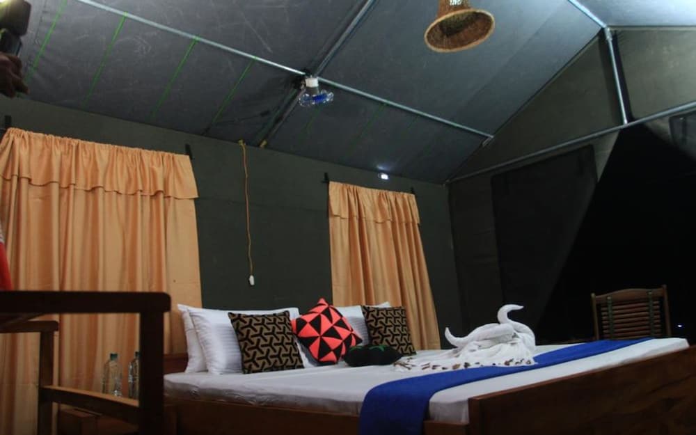 Luxury Tent, 1 King Bed, Non Smoking, Garden View photo 1