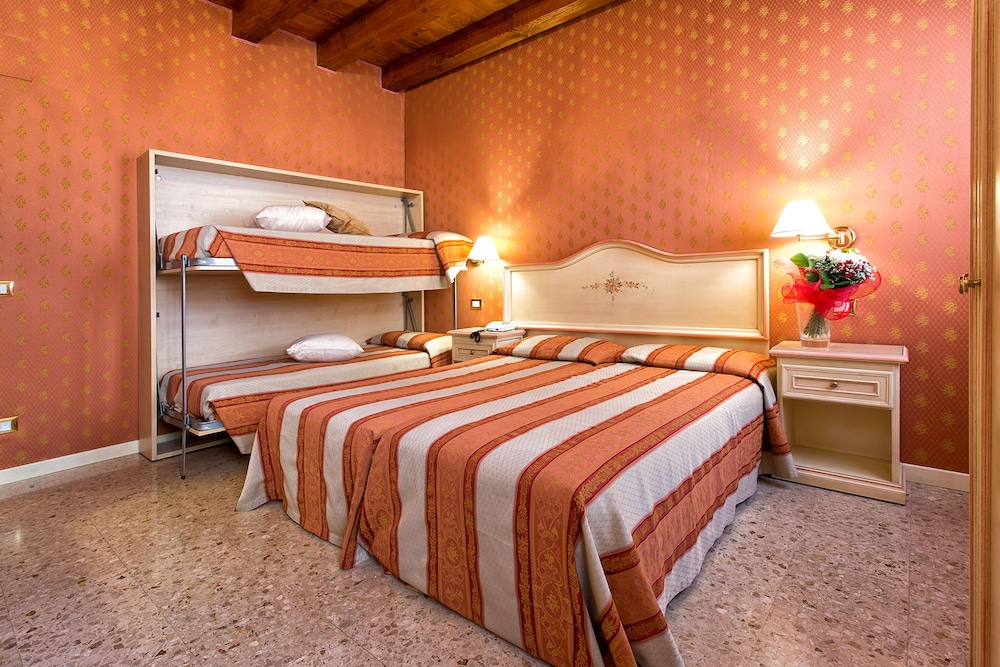 Familiare (2 adulti e due bambini con letto a castello) Edificio separato photo 2