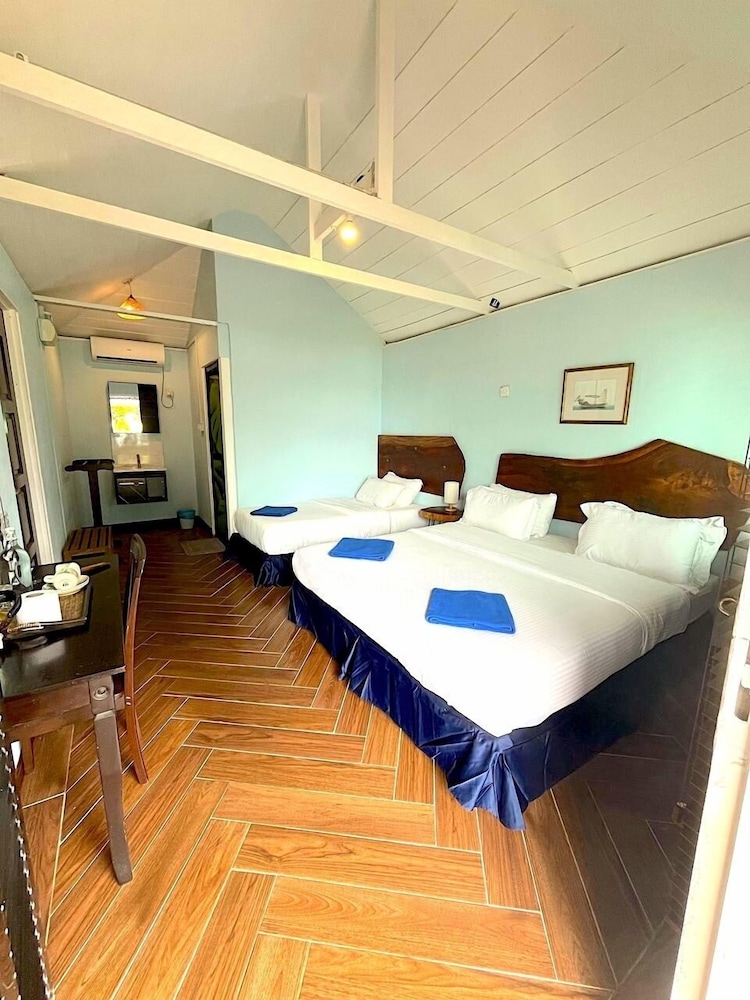 Deluxe Room - Photo 1