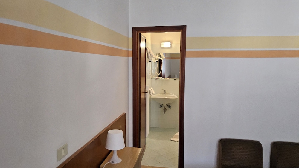 Double Room, 1 Queen Bed photo 2