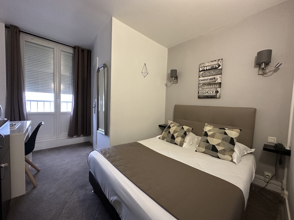 Standard Double Room photo 3