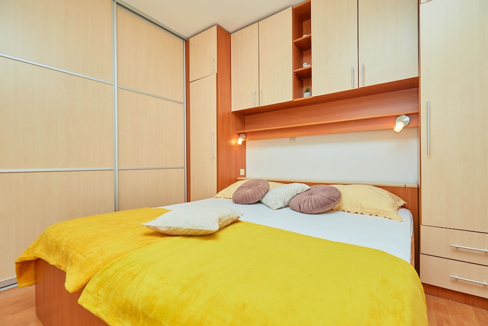 City Apartment, 1 Bedroom, Balcony photo 1