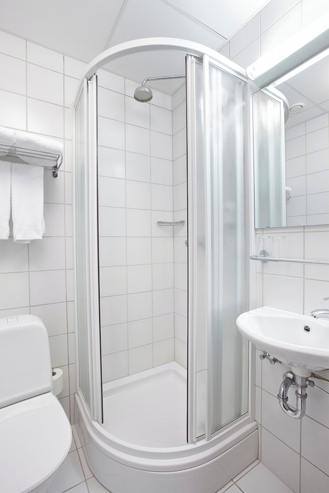 Standard Quadruple Room - Photo 3