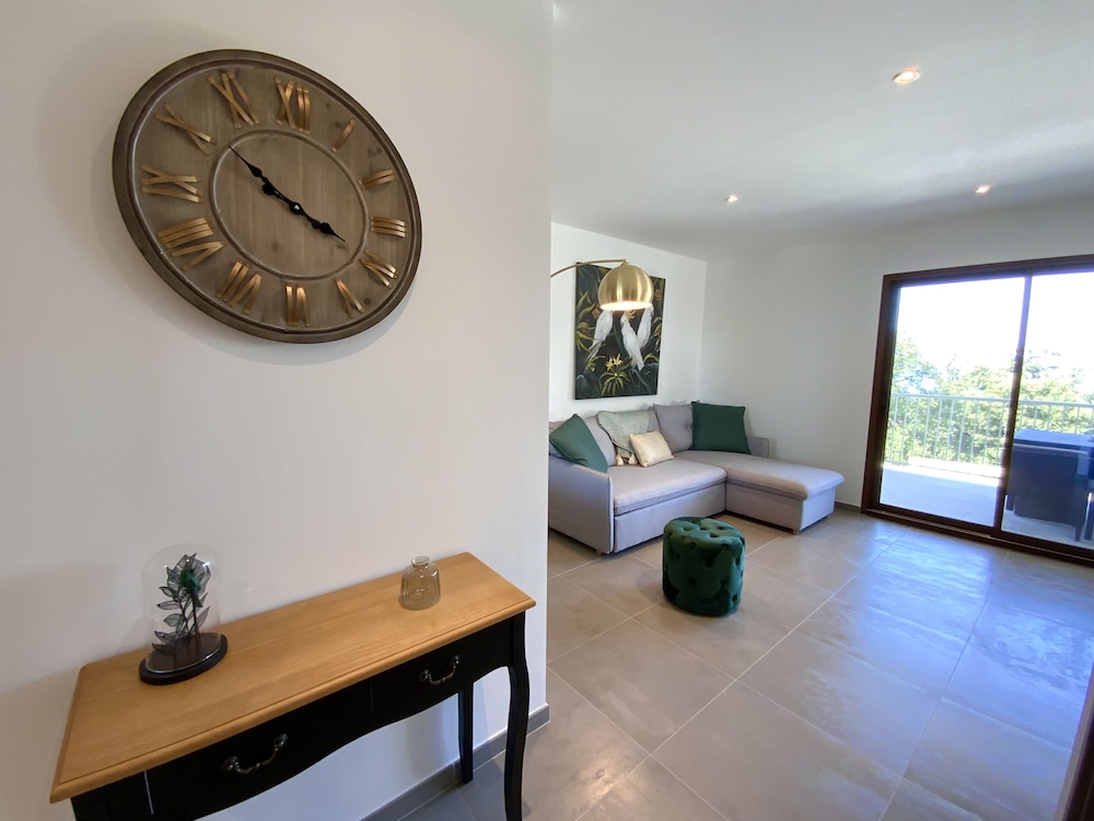 Standard Apartment photo 2