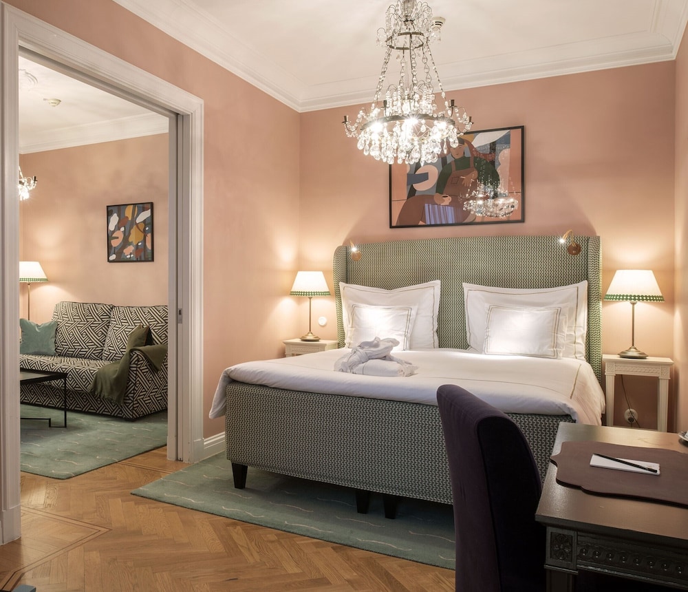 Junior Suite Courtyard