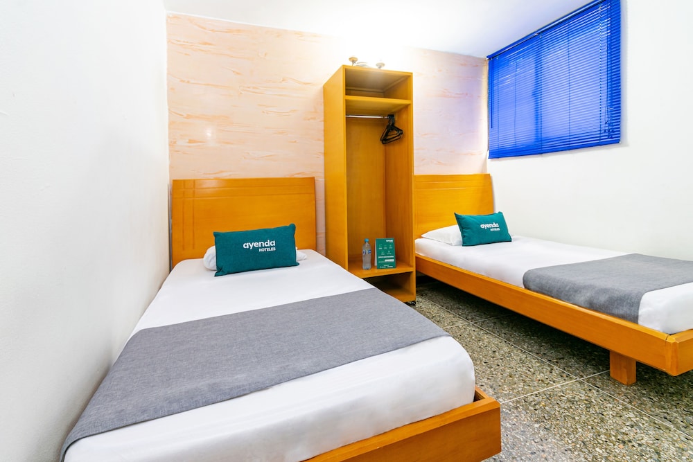 Standard Twin Room photo 2