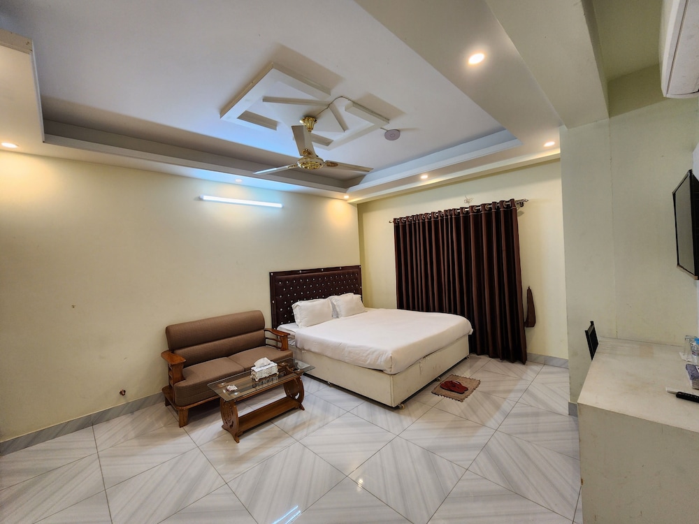 Economy Room, City View photo 2