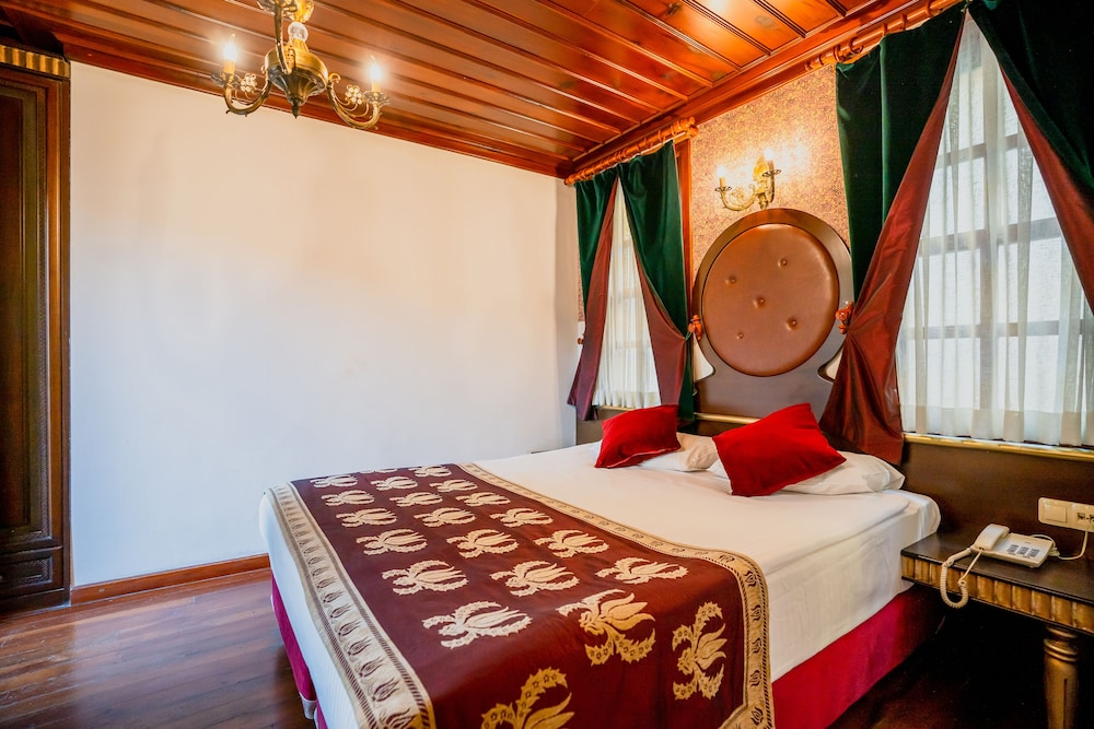 Standard Double or Twin Room - Photo 7