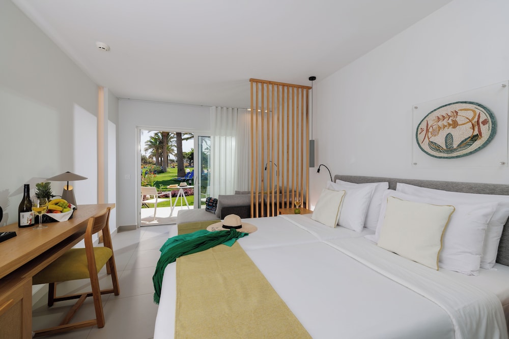 Comfort Room, Garden View photo 1