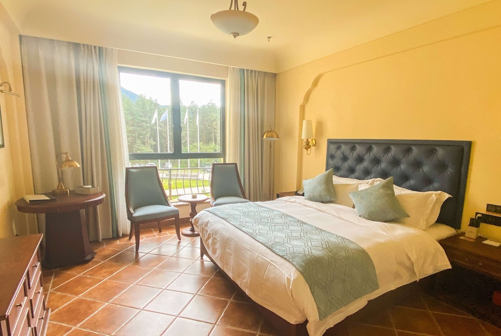 Deluxe Room, 1 King Bed, Non Smoking