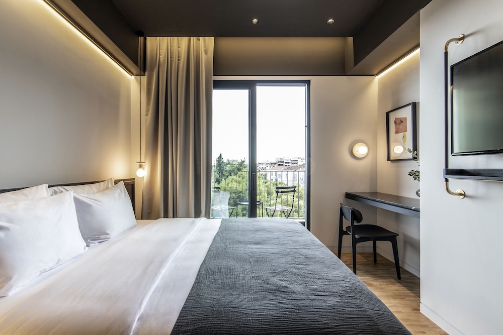 Superior Room, Balcony thumbnail 5