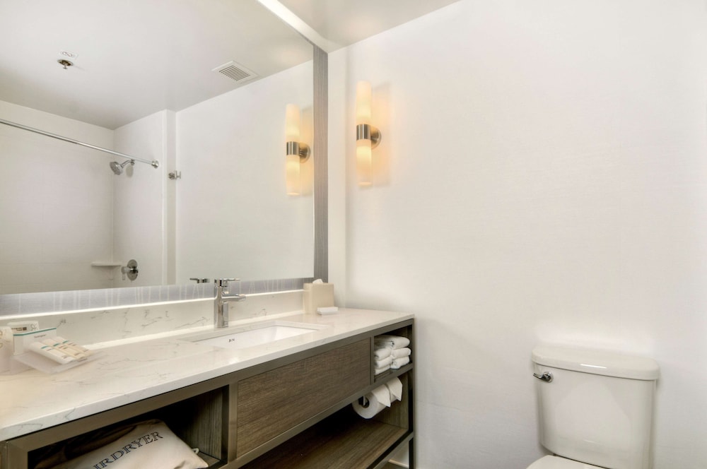Room, Accessible - Photo 9