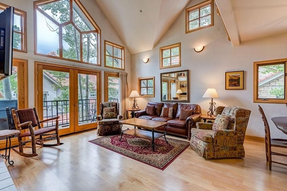 Townhome, 2 Bedrooms