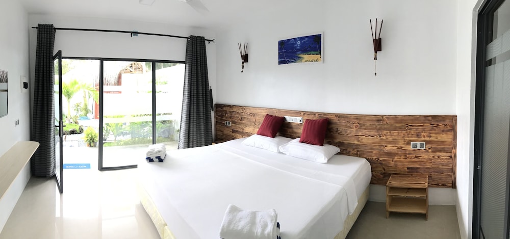 Deluxe Double or Twin Room, 1 King Bed, Garden View photo 1