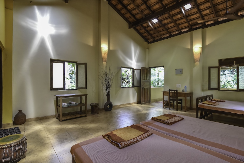 Grand Cottage, Multiple Beds, Terrace, Garden View photo 2