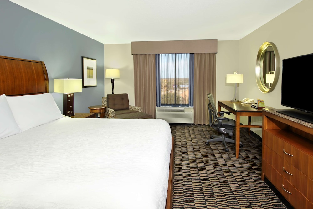 King Bed - Photo 3