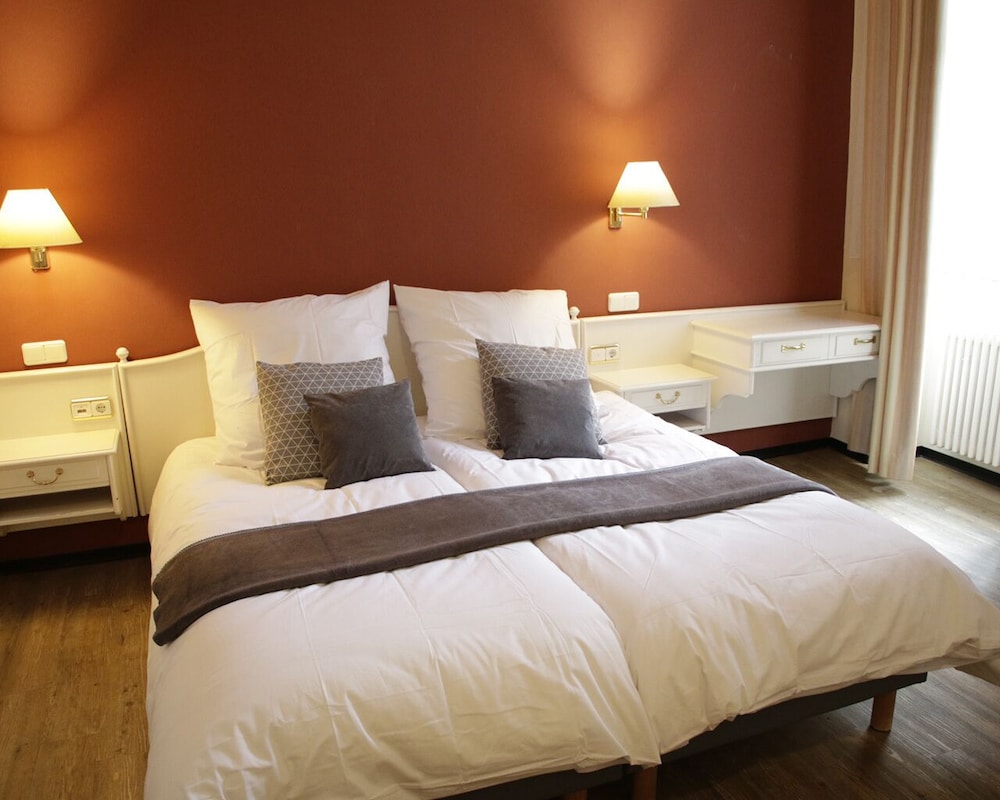 Double Room, Accessible, Ensuite - Photo 2
